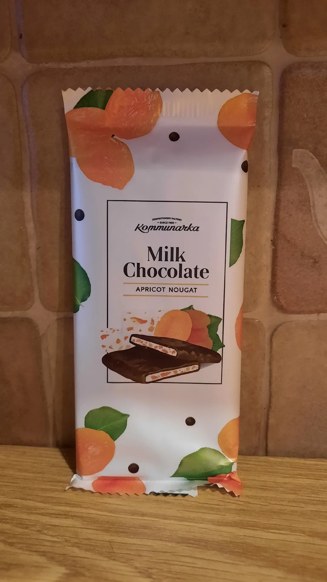 Шоколад молочный с начинкой нуга с курагой «Milk Chocolate Apricot Nougat», 80 г