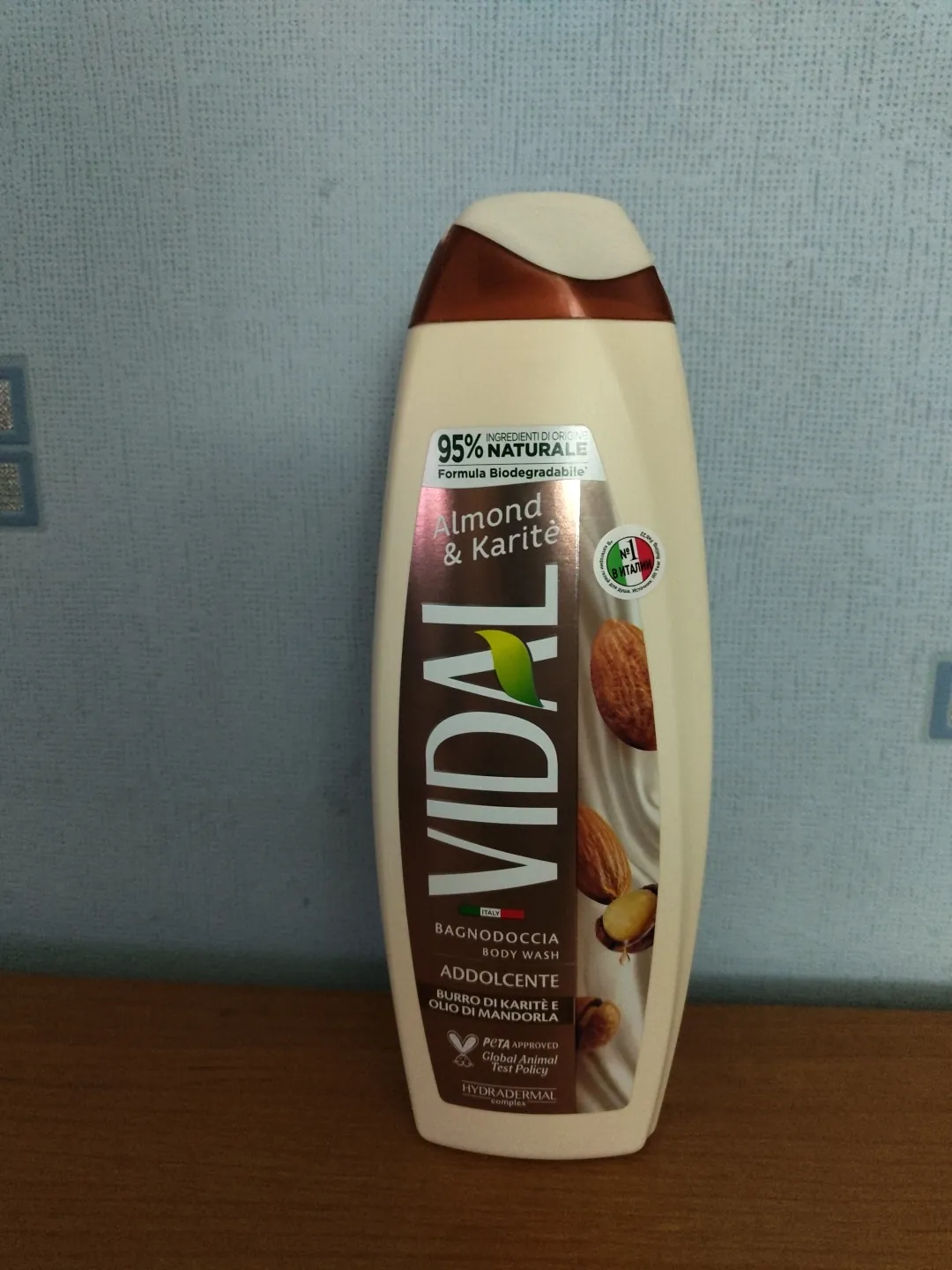 Гель для душа Vidal с маслом миндаля и карите, 500 мл