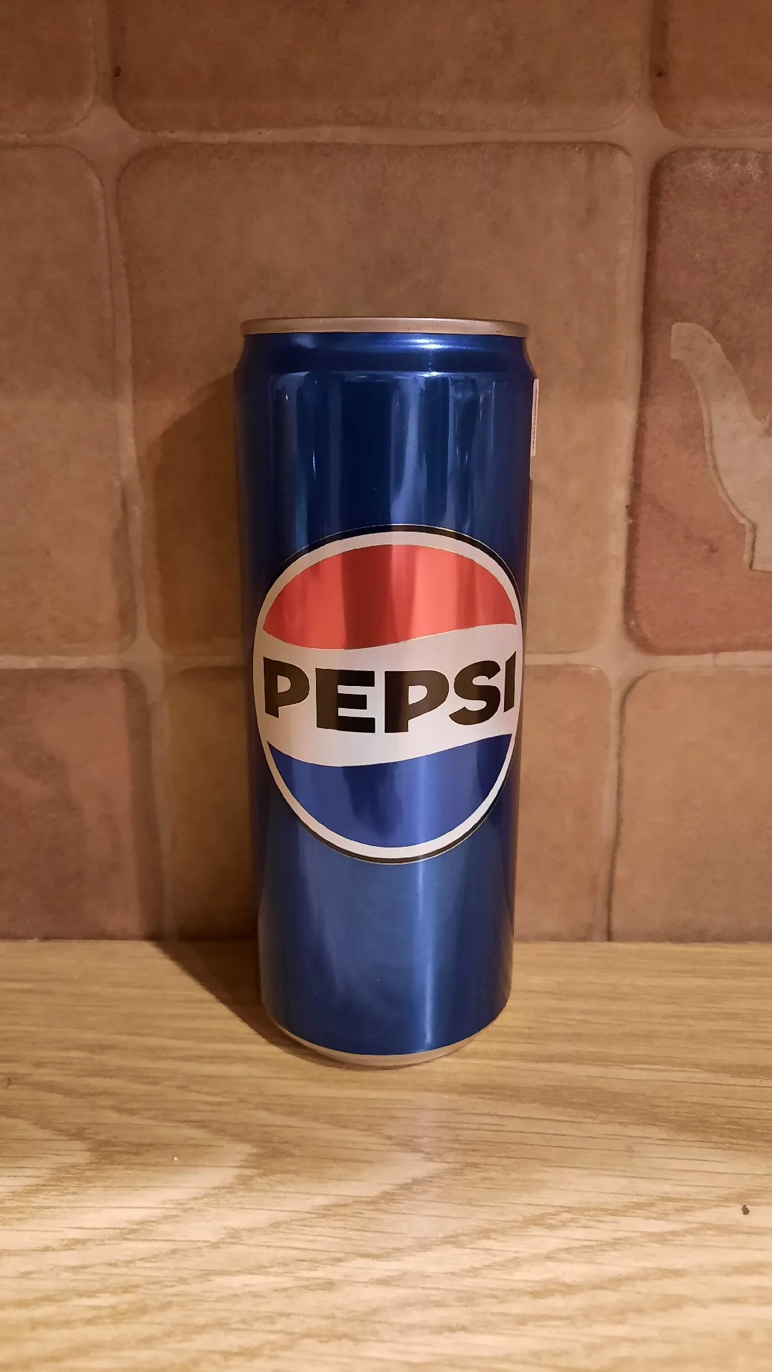 Безалкогольный газированный напиток Pepsi, 330 мл