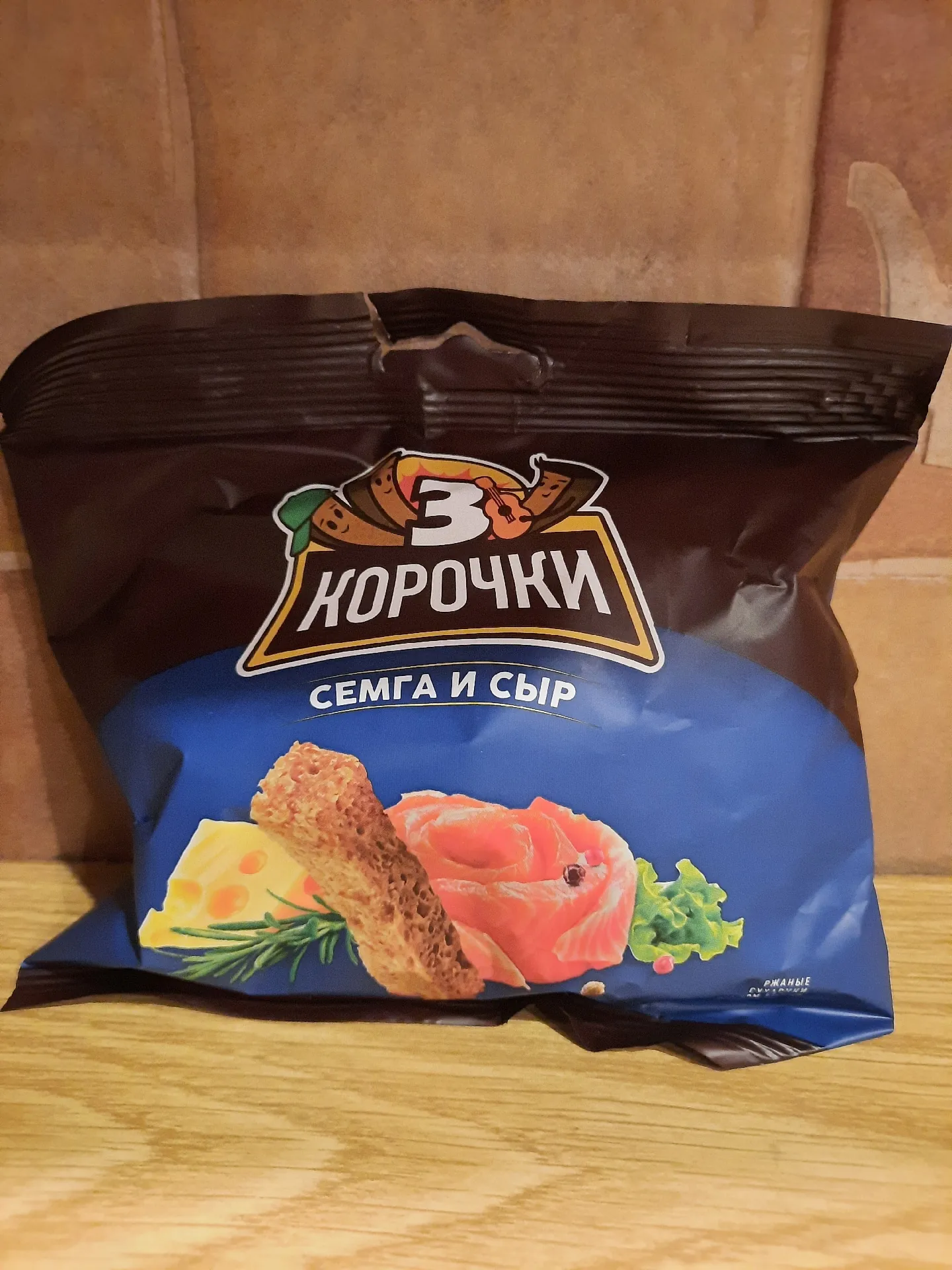 Ржаные сухарики «3 Корочки» «Сёмга и сыр», 80 г