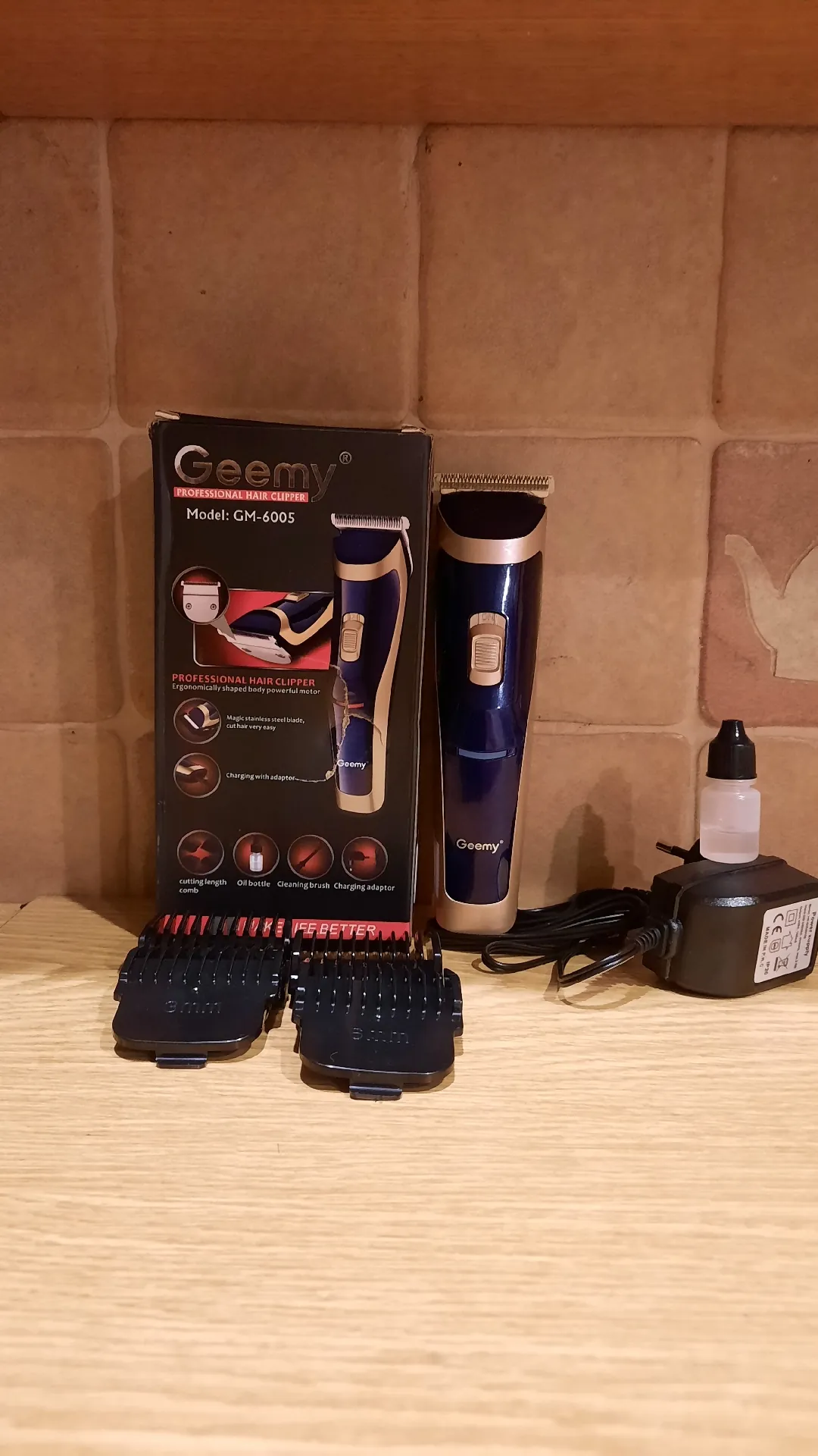 Машинка для стрижки волос Geemy GM-6005