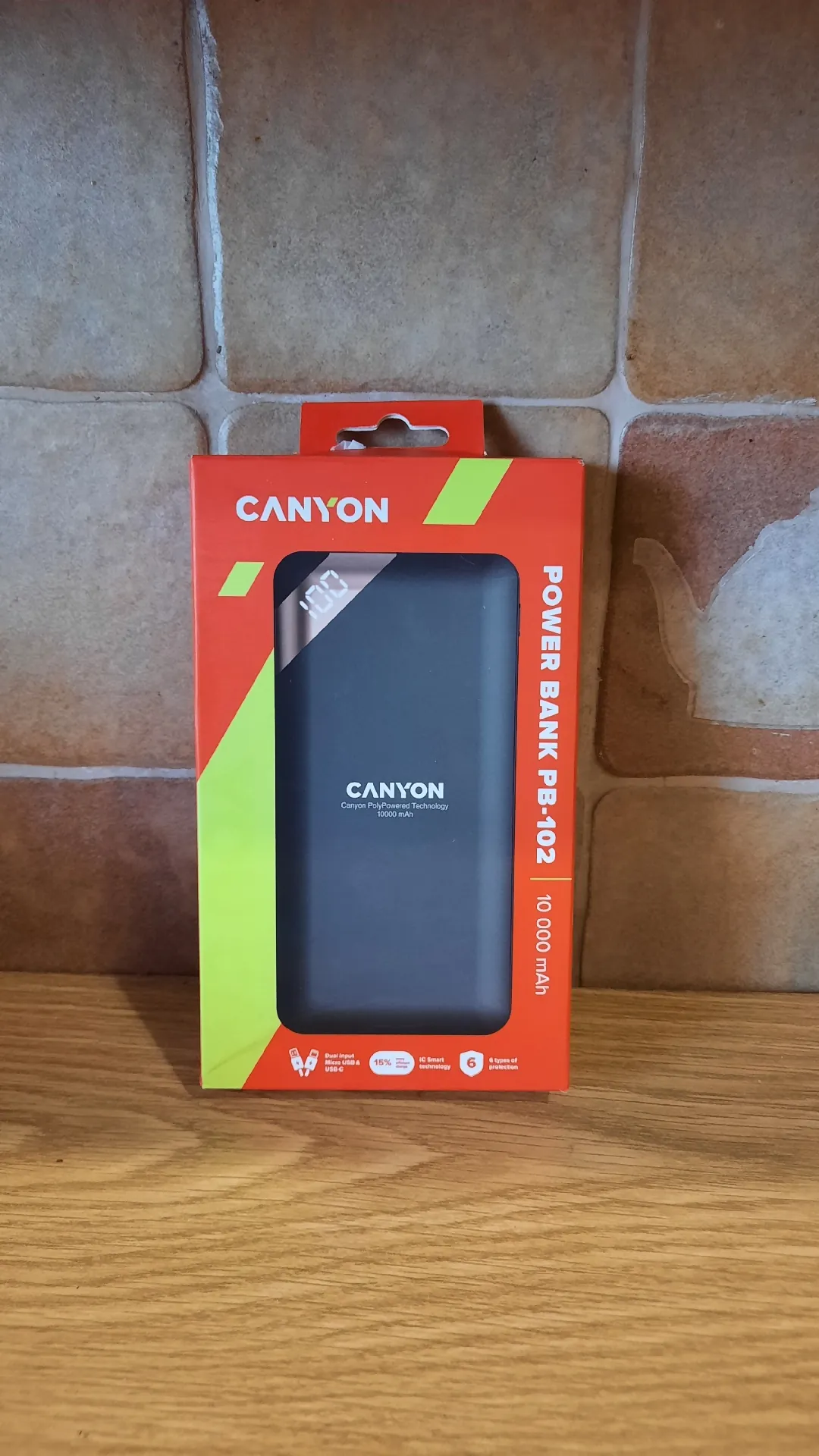 Внешний аккумулятор Canyon PB-102 (CNE-CPBP10B)