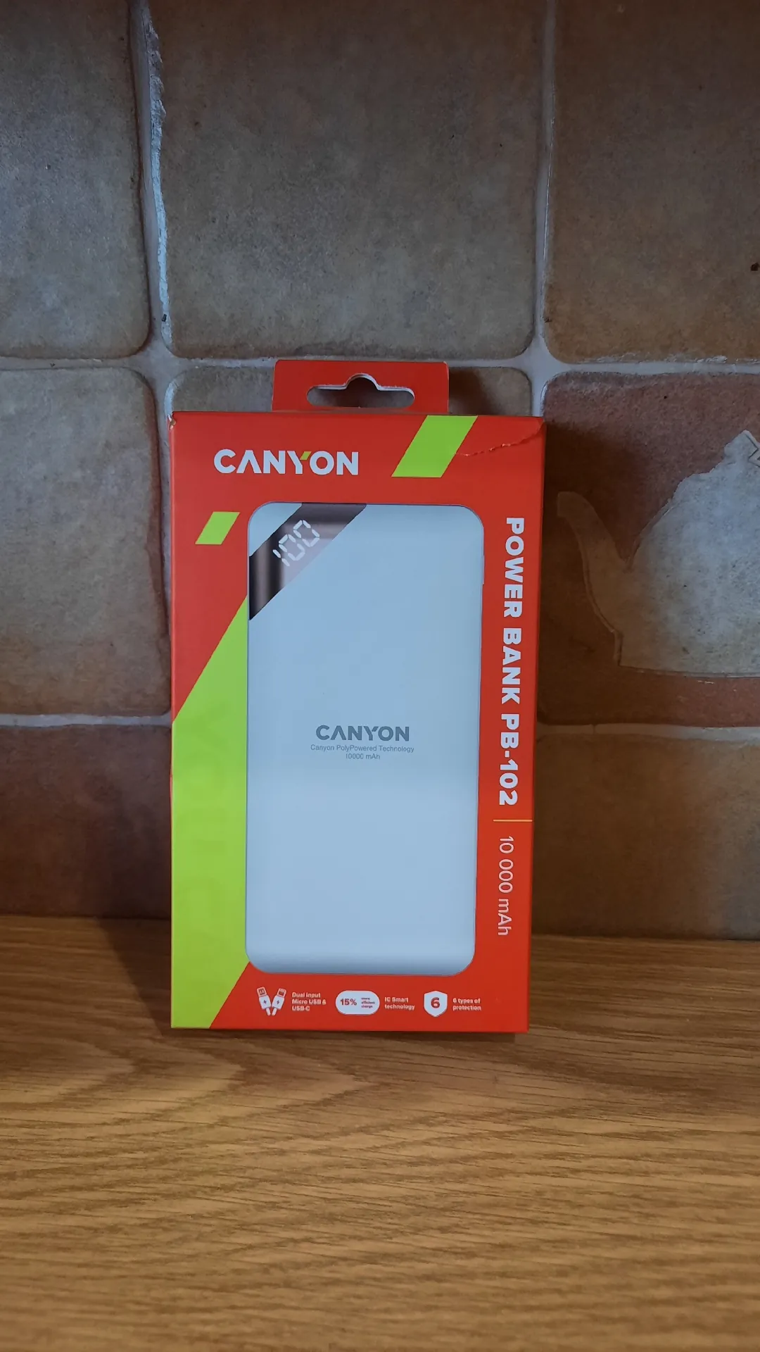 Внешний аккумулятор Canyon PB-102 (CNE-CPBP10W)