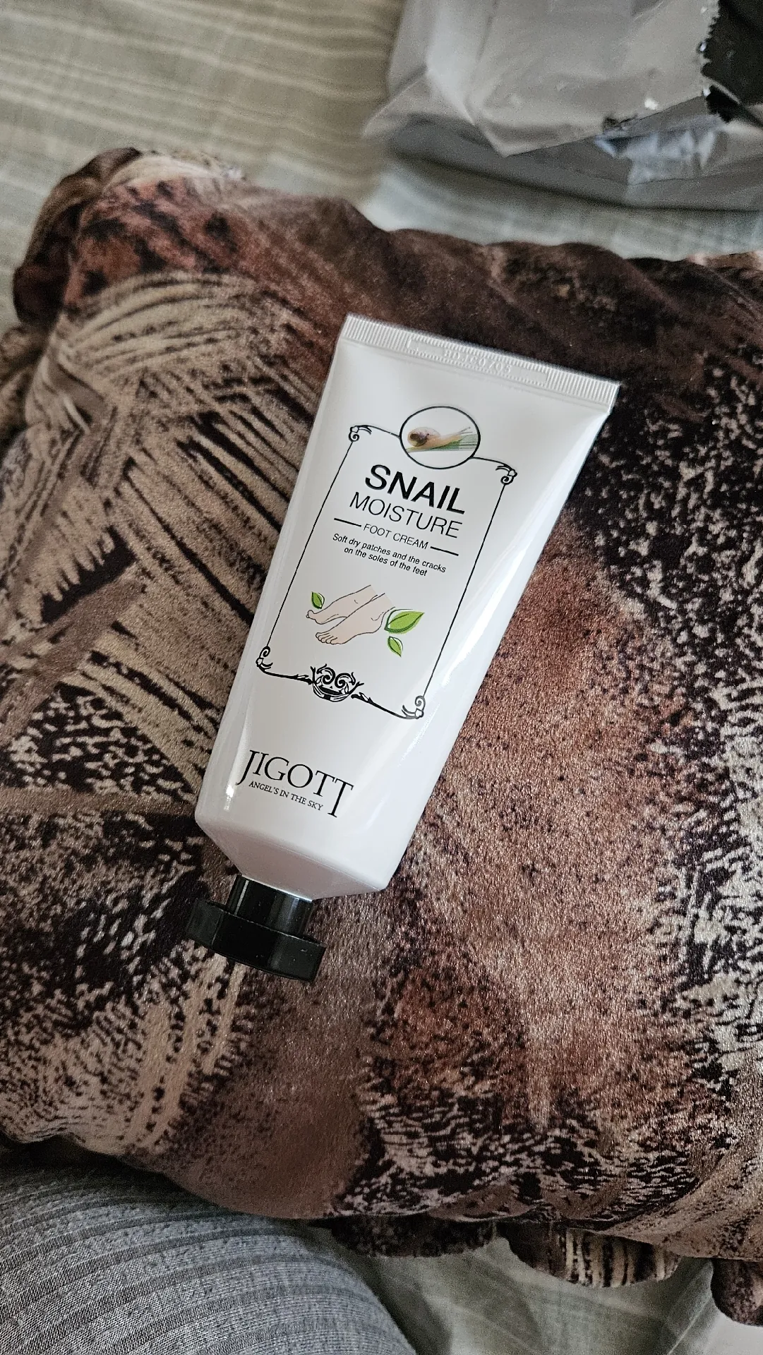 Крем для ног Jigott Snail Moisture Foot Cream, 100 мл