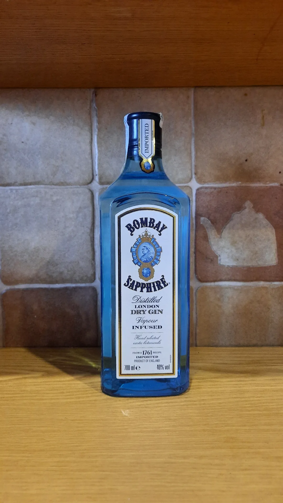 Джин Bombay Sapphire Dry Gin, 0,7 литра, 40%