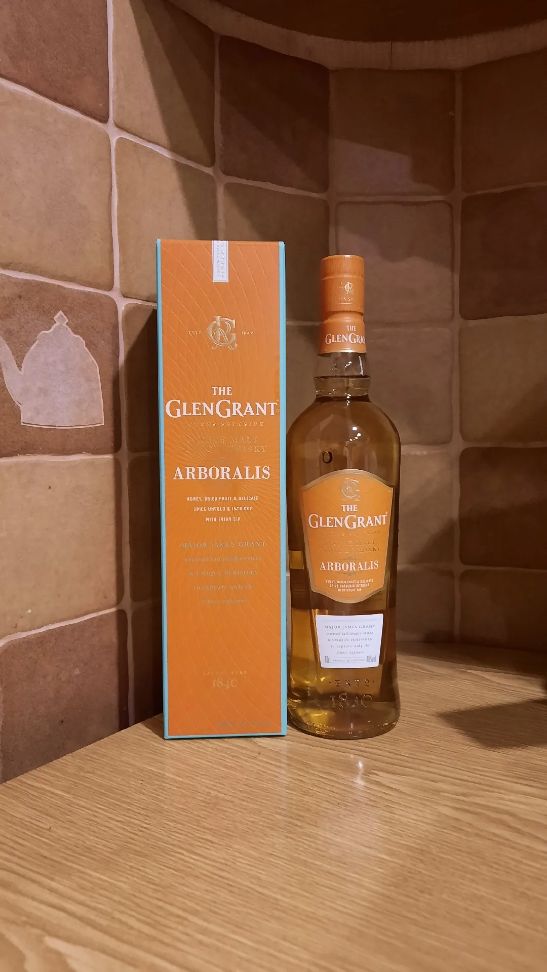 Виски Glen Grant Arboralis Single Malt Scotch Whisky в подарочной коробке, 40%, 0.7 л