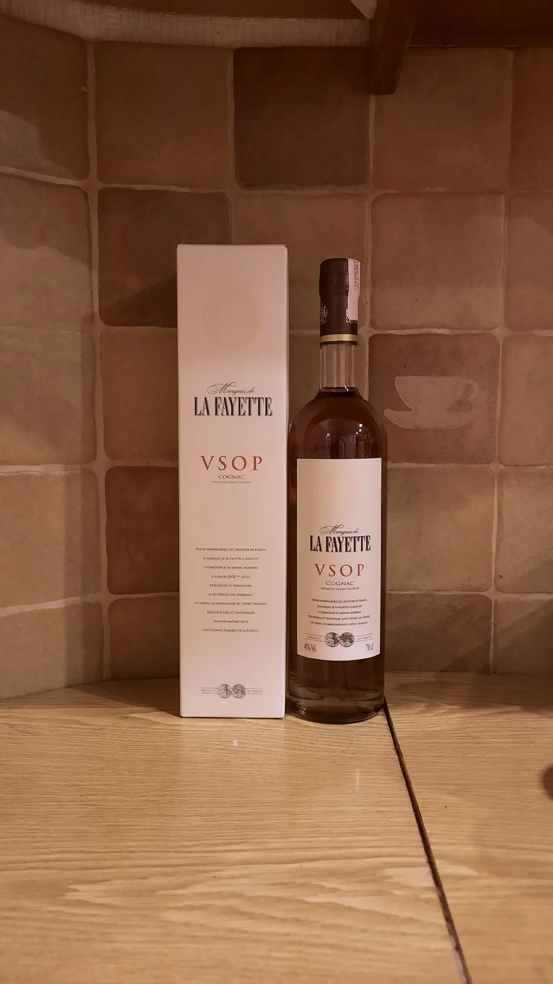 Коньяк Marquis de La Fayette VSOP (Маркиз де Лафайет) в подарочной упаковке, 40%, 0,7 л