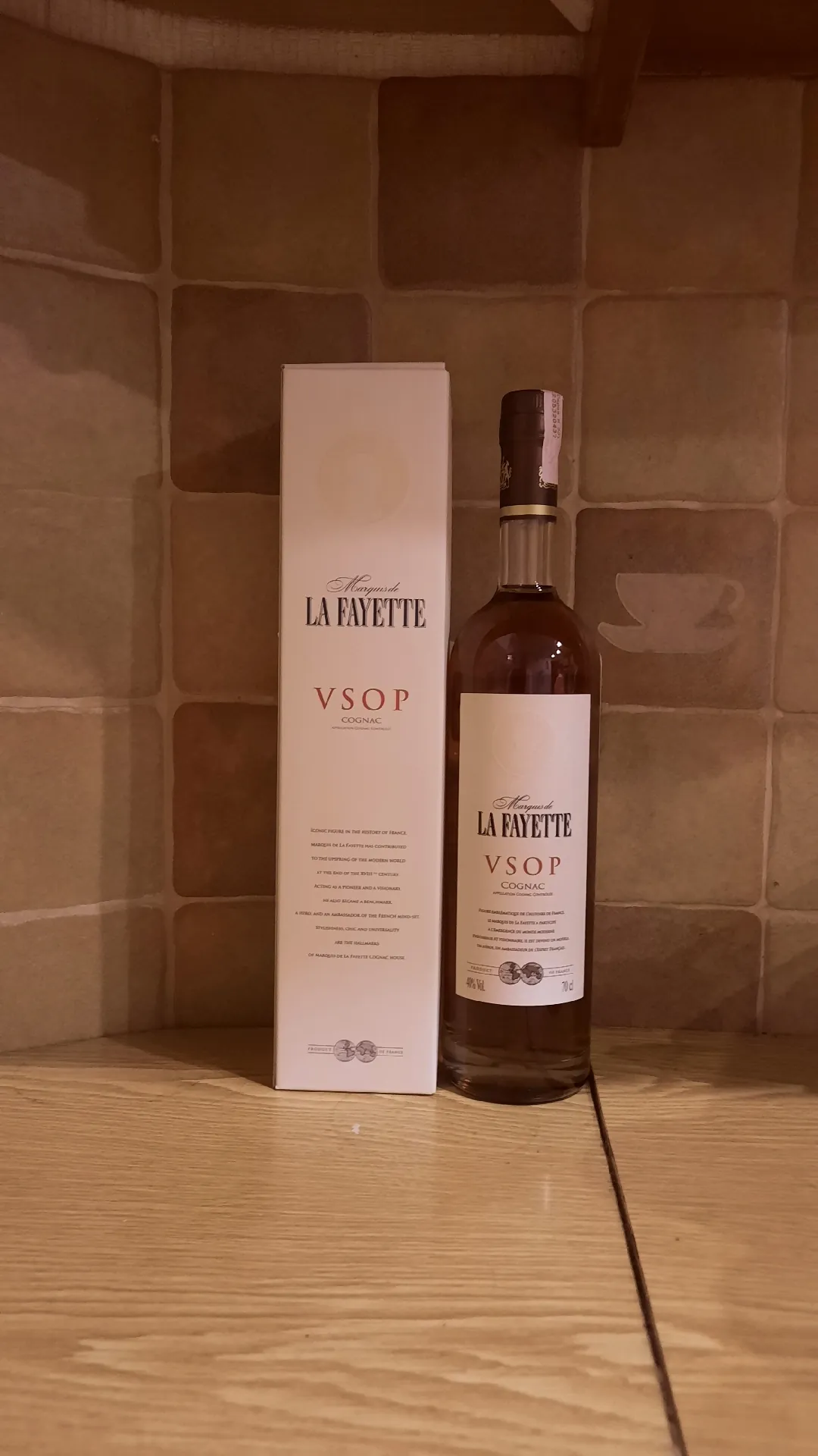 Коньяк Marquis de La Fayette VSOP (Маркиз де Лафайет) в подарочной упаковке, 40%, 0,7 л