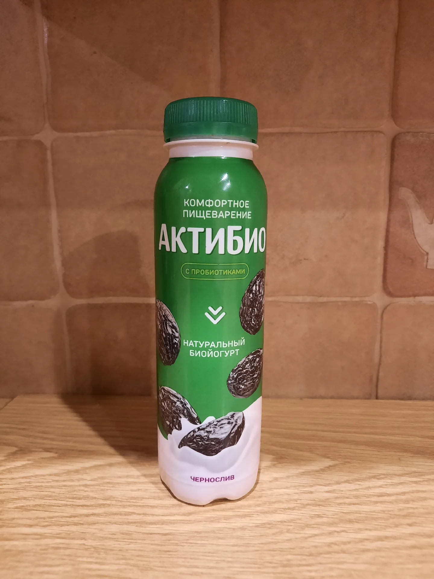 Питьевой биойогурт АктиБио «Чернослив», 1,5%, 260 г