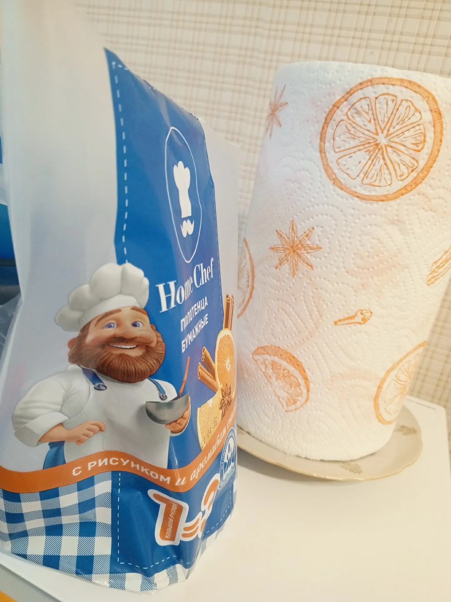 Полотенца бумажные Home Chef «С рисунком и ароматом счастья» 2-слойные (1 большой рулон), 33 м